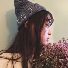HT568 Korean Harajuku Beanies Women with Rings Cool Knitted Caps Winter Black White Simple Hip Hop Gorro Soft Ski Caps Skullies
