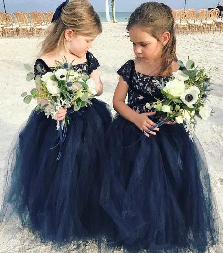 2018 Goedkope Lace Flower Girl Trouwjurken Lange Kant Tulle Little Kids Eerste Communie Pageant Gown 2018 Goedkope Lace Flower Girl Trouwjurken Lange Kant Tulle Little Kids Eerste Communie Pageant Gown