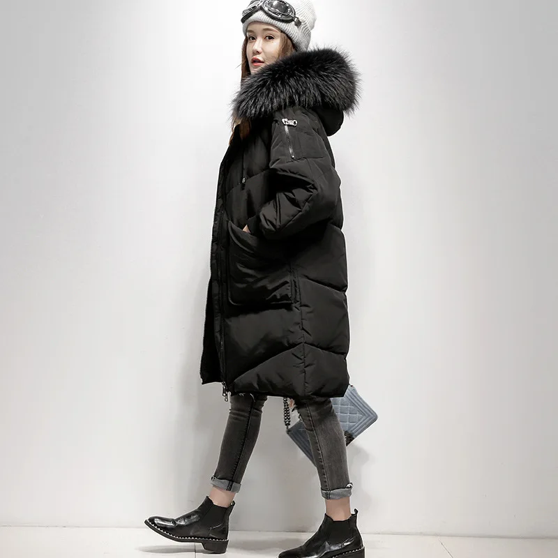 AYUNSUE, зимний женский пуховик с капюшоном, длинный пуховик на утином пуху, корейские куртки с воротником из меха енота для женщин, парки KJ2813 - Цвет: Black