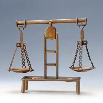 

UNIQUE CHINESE COLLECTION BRASS HANDWORK SCALES