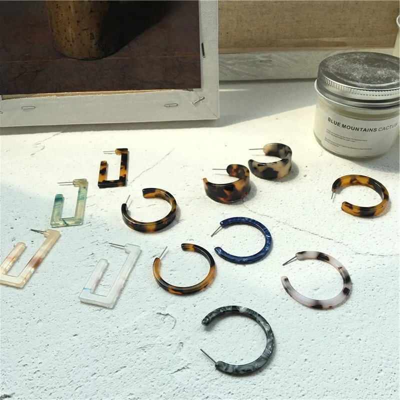 

New Bohemian Stud Earrings Simple Acrylic Acetate Earrings Retro Stud Earrings Large Circles Round Ear Loop Jewelry Woman 2018