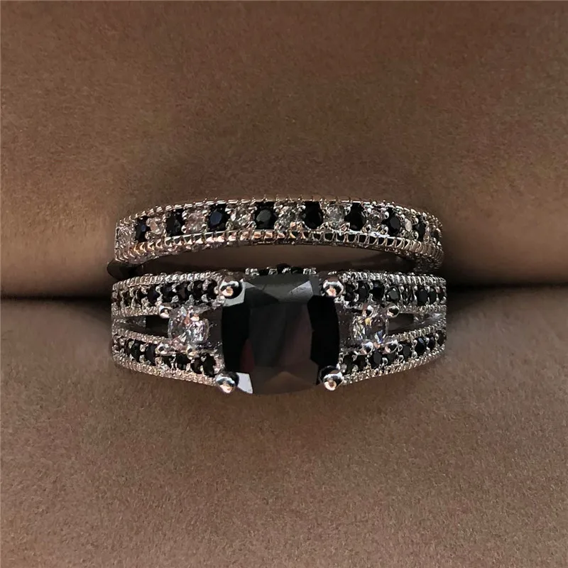 Female Black Stone Ring Set With Crystal Zircon