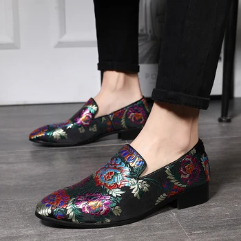 

2020 Multicolour Italian Style Men Dress Shoes High Quality Exquisite Embroidery Designer Leather Shoes Man Pointed Toe Shoes