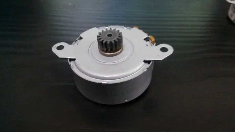 

Free shipping 90% new Q3948-60186 Q3066-60222 C6747-60005 Scanner Motor for HP1522/2727/2840 printer parts