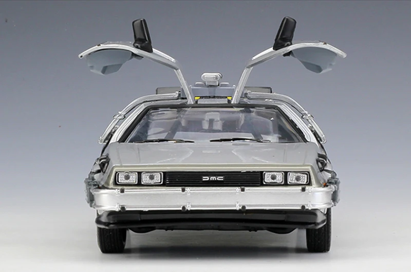 Новые классные модели автомобиля игрушки 1/24 весы литья под давлением для женщин; непромокаемые Back To The Future часть 1 2 3 машина времени DeLorean DMC-12 модели для детей подарок