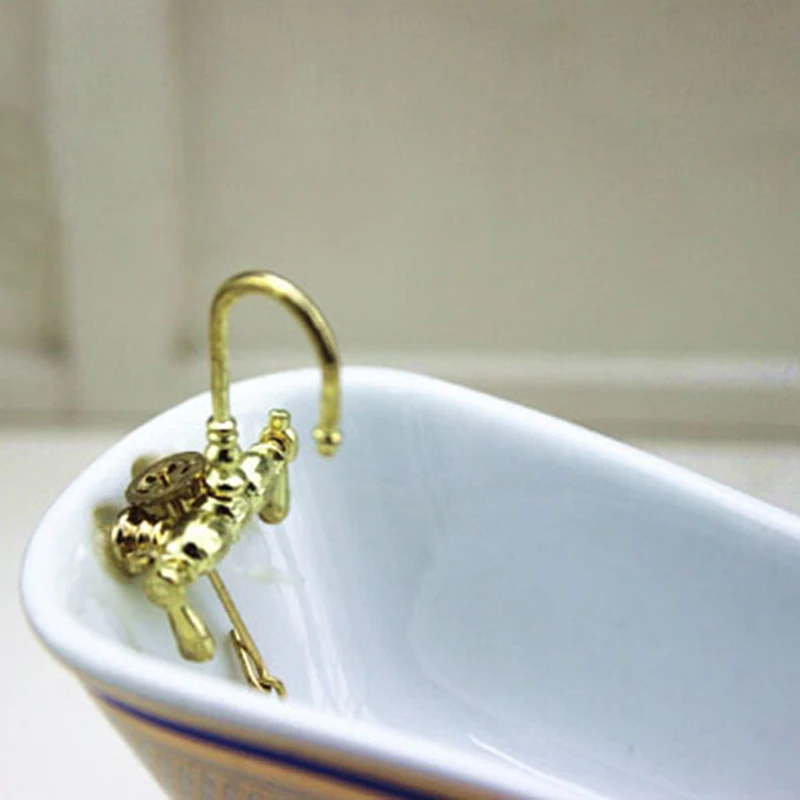 

Mini Alloy Bathtub Faucet Simulation Water Tap 1/12 Dollhouse Miniature Model Toys for Doll House Decoration