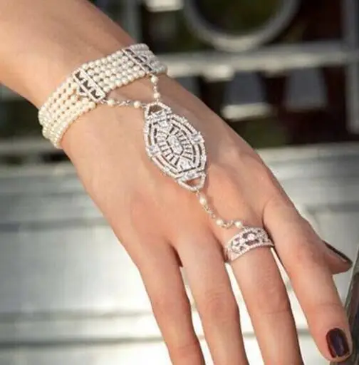

MHS.SUN High Quality European Retro Brand Design Women Pearls Bracelet Baroque Chain Bangles Bracelets For Fashion Models Show