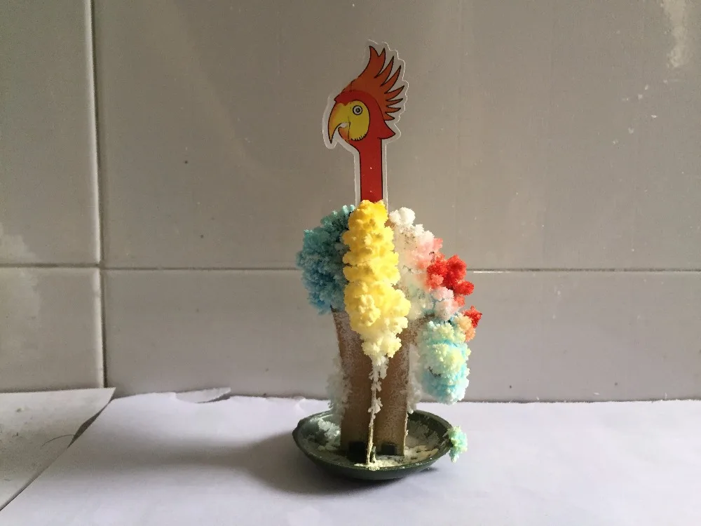 

2019 13x7cm Multicolor Growing Paper Magic Parrot Tree Magical Grow Christmas Trees Arbol Magico Science Toys For Children 50PCS