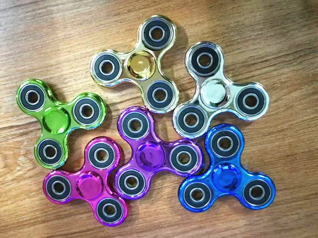 Новый Tri-Spinner Ерзает Игрушка Металла EDC Сенсорные Ерзает Счетчик Ручной Счетчик Дети/Взрослых Смешно Анти-Стресс Игрушки подарок с коробкой