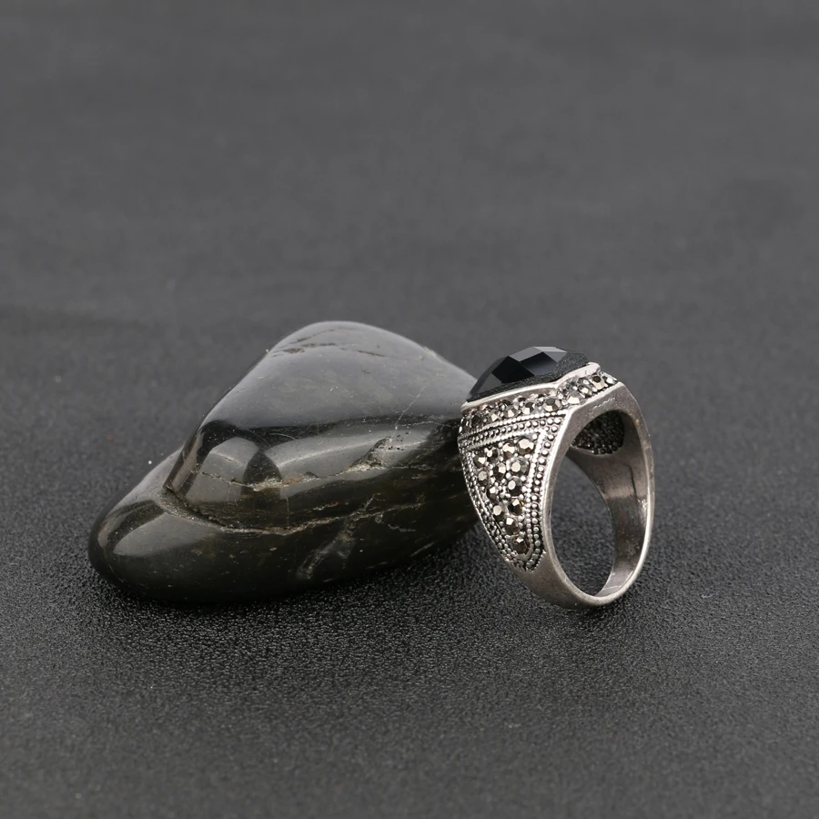 New-Brand-LY-Vintage-Jewelry-Black-Rings-Mens-Personalized-Retro-Antique-Sliver-Plated-Inlay-Grey-Crystal (3)