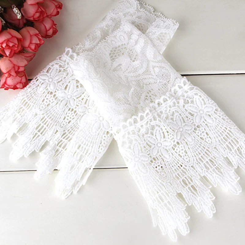 Flash Sale VRS 1 Pair Lace Wrist Sleeves Hollow Fake Cuff Elegant Gloves Accessories for Women Lady Guantes Mujer Wholesale 