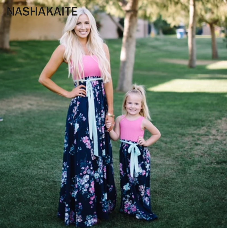 NASHAKAITE/платья для мамы и дочки; Модное Длинное платье без рукавов в стиле пэчворк с цветочным поясом для мамы и дочки; одежда «Мама и я»