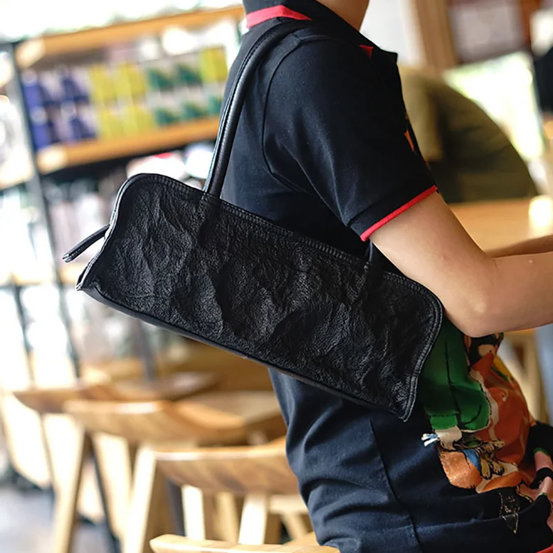 AETOO New simple retro handbag, washed folds cowhide arts black Shoulder Bag