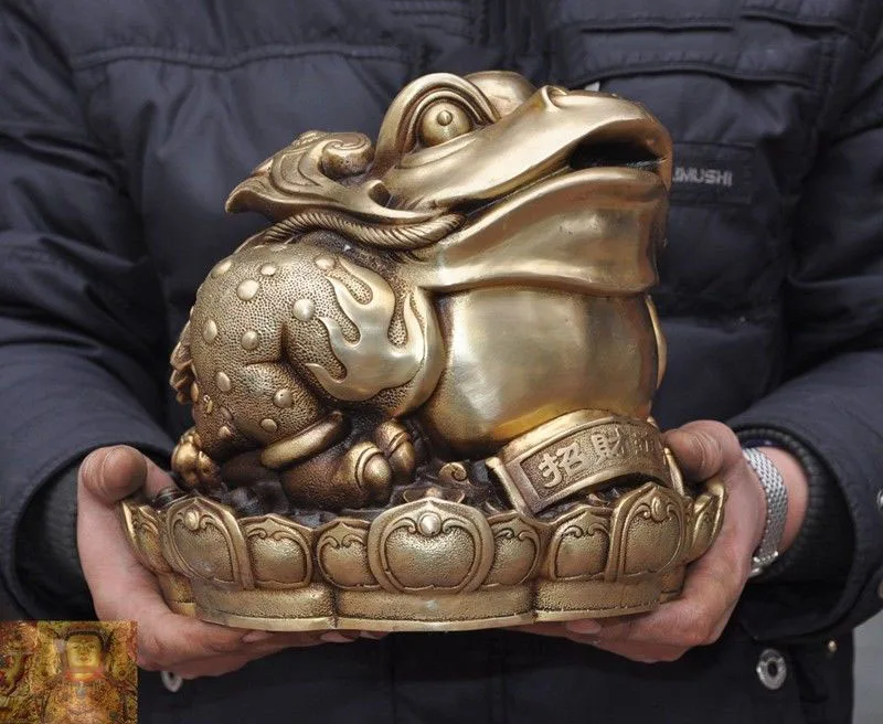 

christmas 10"China Feng Shui brass copper coin wealth Golden Toad bufo spittor Ruyi statue New Year