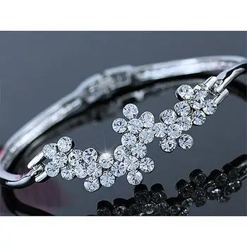 

Flower Bangle use Austrian Crystal CSB068