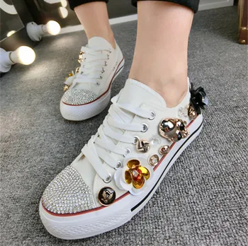 

New versatile sewing three-dimensional flower rhinestone skull metal low canvas shoes with single shoes women