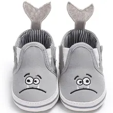 Милая детская обувь унисекс серого цвета с героями мультфильмов Удобная ковбойская обувь для детской кроватки повседневные тапки для малышей, обувь для первых походов размер 0-18 м