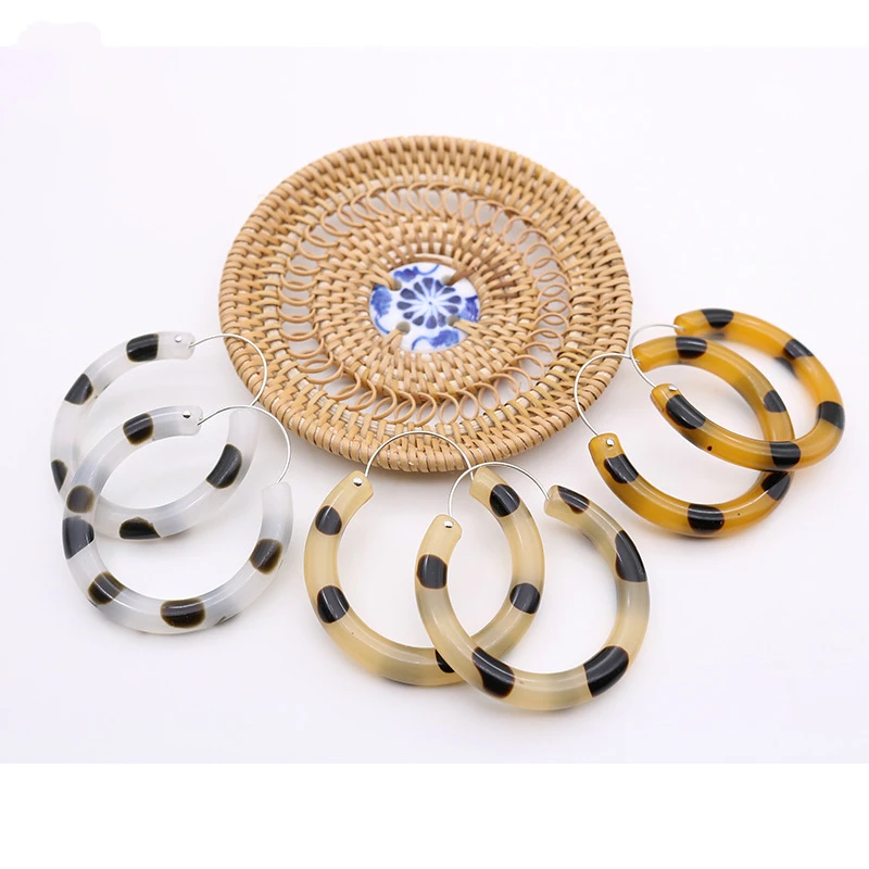 

UJBOX 2018 Exclusive Korean Leopard Polka Dot Earrings Women Handmade Round Hook Resin Acetate Hoop Earrings Wholesale