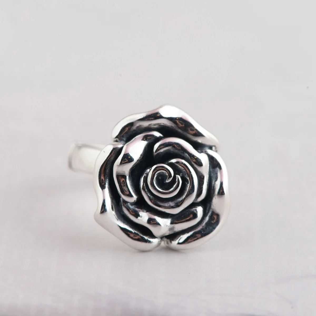

S925 Pure Silver Wholesale The Roses Rings Thai Silver Archaize Style Restoring Ancient Ways Female Fashion Gift Items