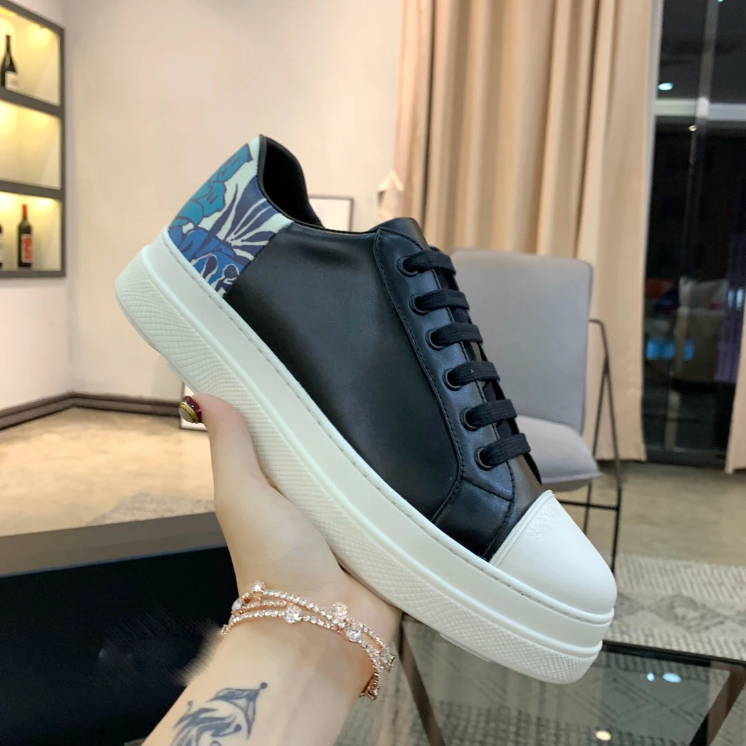 

European Station Tide Tide Brand Top Layer Cowhide Baitao Low Band Laces Leisure Thick Bottom Embroidery Sports Small White Boar