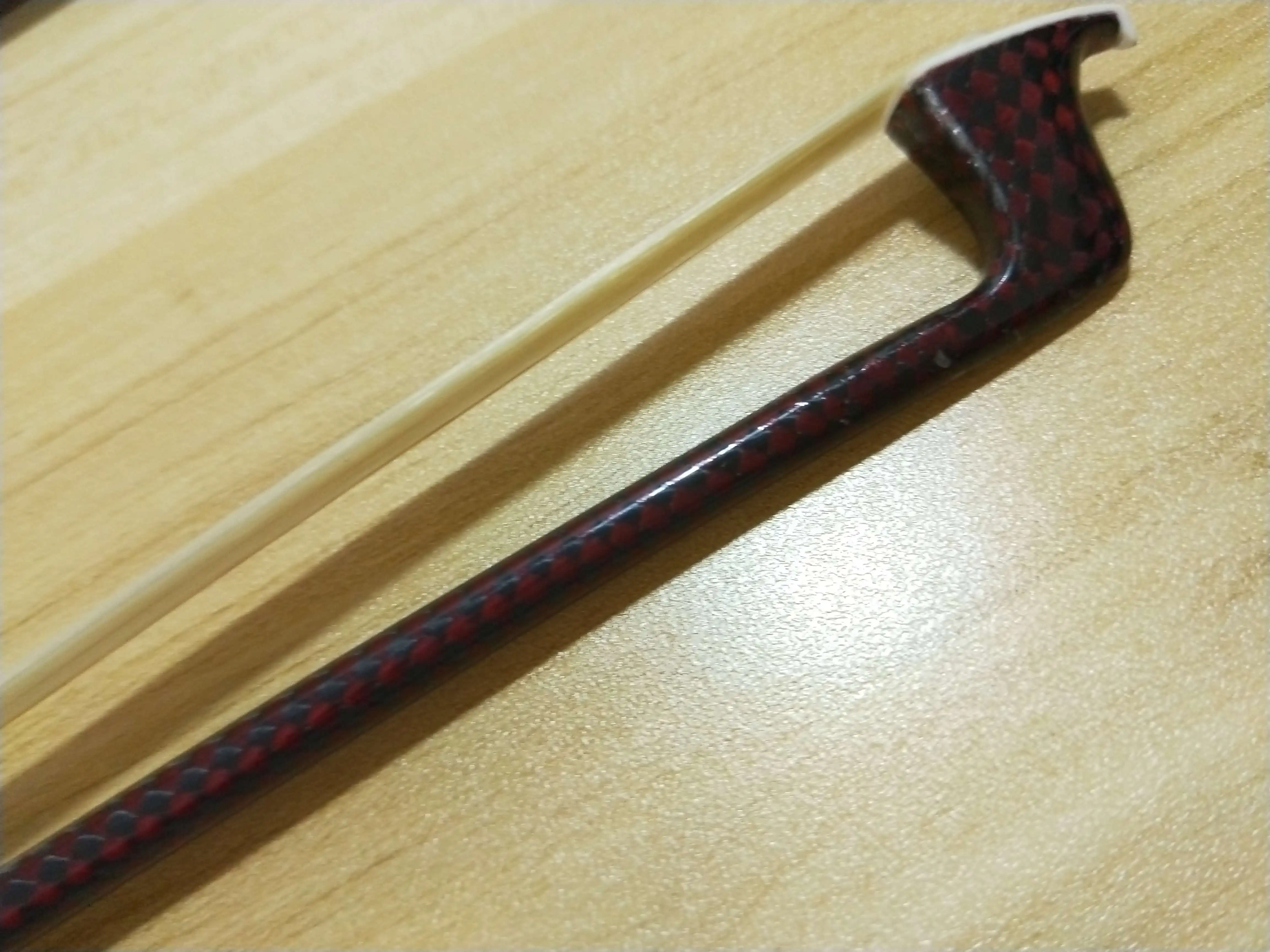 

1 PC NEW Type Carbon Fiber Violin Bow 4/4 Copper Amounted Ebony Frog Abalone Shell and White Bow Hair