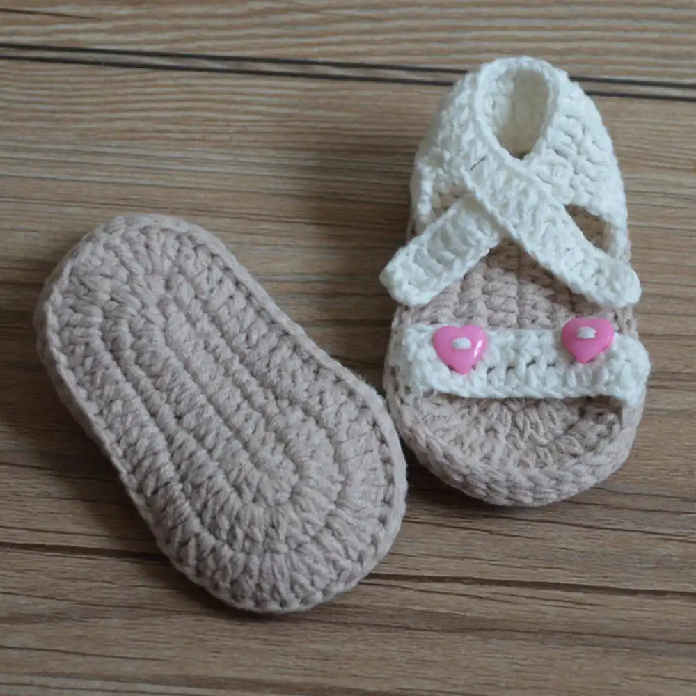 

Hand Crocheted Baby Shoes soft sole full moon 100 days baby woolen shoes, heart button style, new sandals garden baby shoes