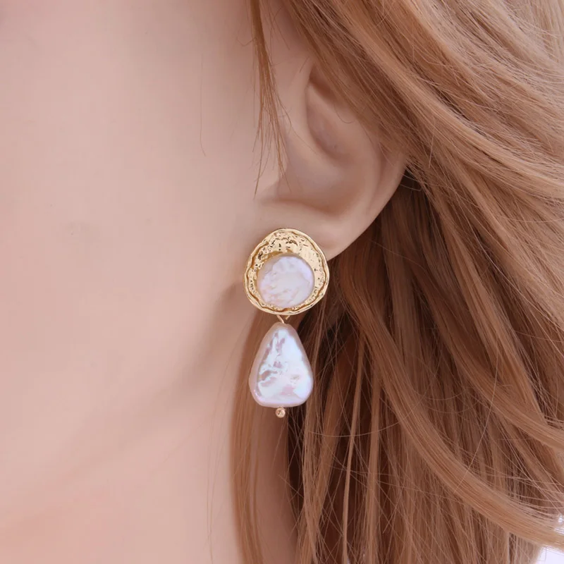 NeeFuWoFu Orecchini NEW Geometric Genuine Pearl Drop Earrings for Women Handmade Gold Hollow Freshwater Pearl Pendant Dangle Ear