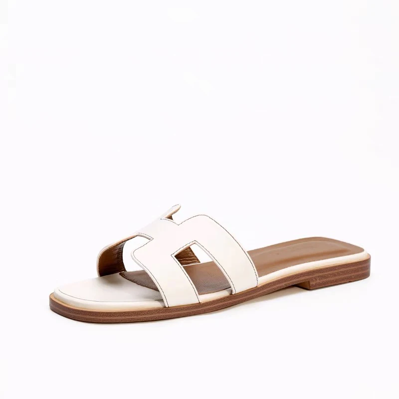 

2019 New Luxury Brand New Slippers Cut Out Summer Beach Sandals Fashion Women Slides Outdoor Slippers Indoor Slip Flip Flops