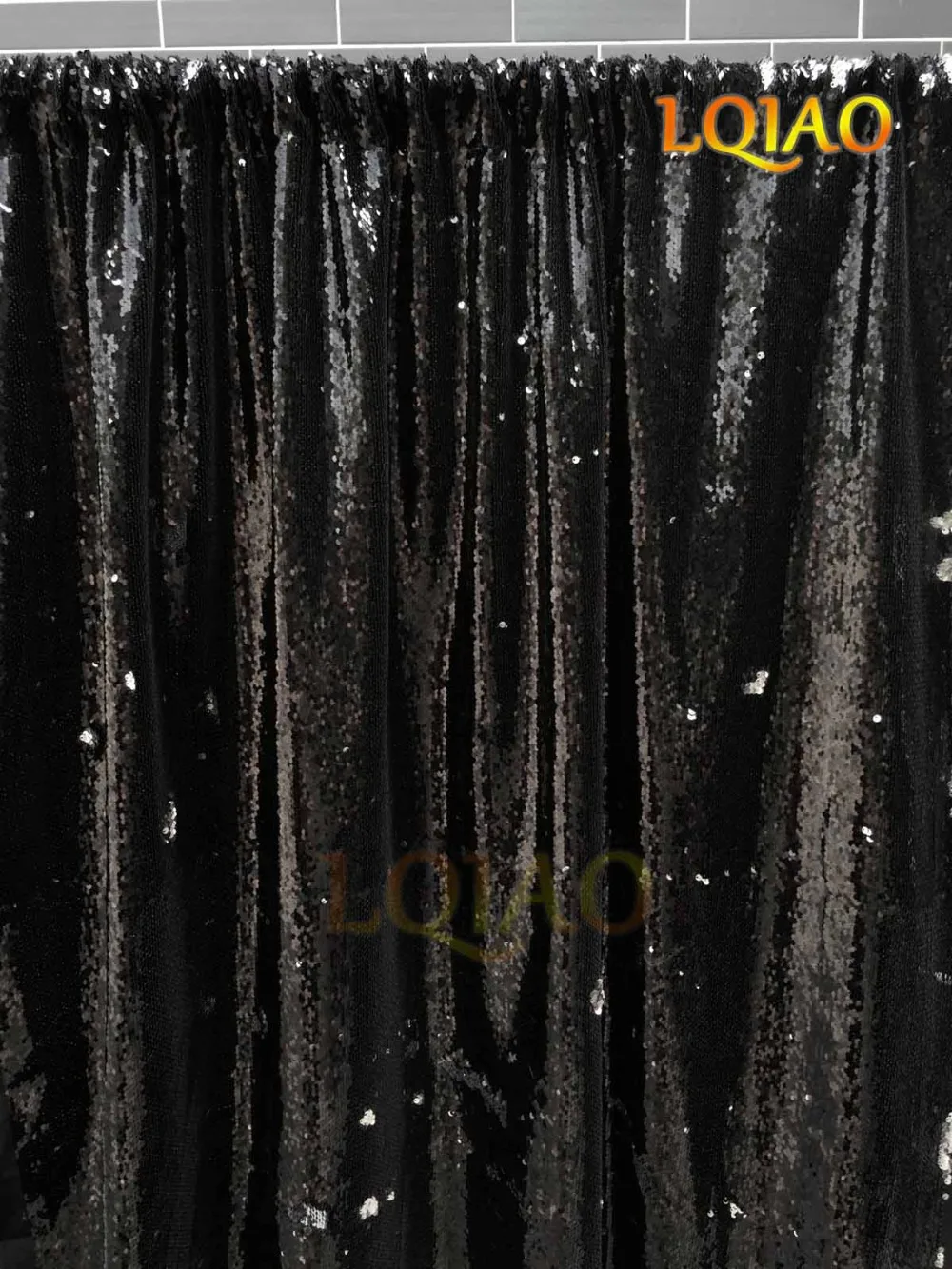02-Black Silver Reversible Sequin Backdrop