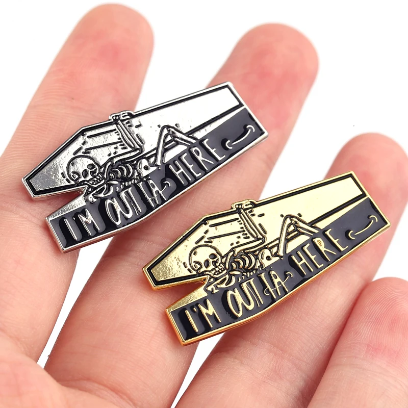 

Vintage Punk Gothic Brooches for Men Skull Skeleton Brooch Badges "I'M OUTTA HEAR" Enamel lapel pin men biker jewelry gift