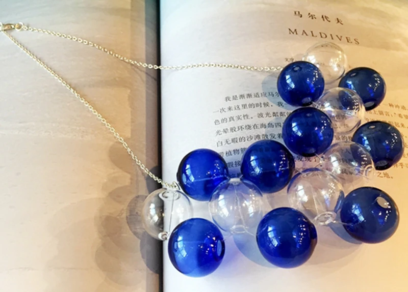 Оригинальное дизайнерское ожерелье-чокер с голубыми пузырьками для женщин вечерние шикарные стеклянные шарики очаровательное короткое ожерелье высшего качества