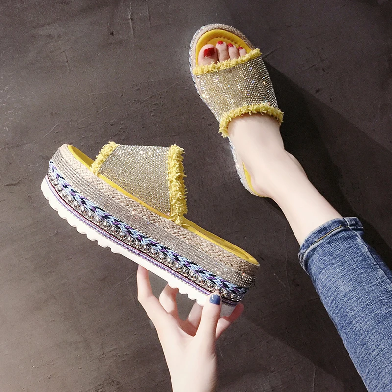 

Shoes Med Flat Slippers 2019 New Women Slides Jelly Flip Flops Platform T Soft Luxury Glitter Sliders Fabric Fashion