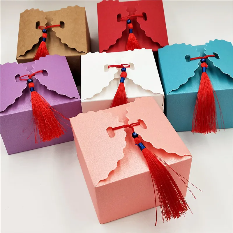 

20Pcs/Lot Various Color Kraft Paper Boxes For Joyful Engagement Anniversary Candy Gifts Storage Container Box With Red Tassel
