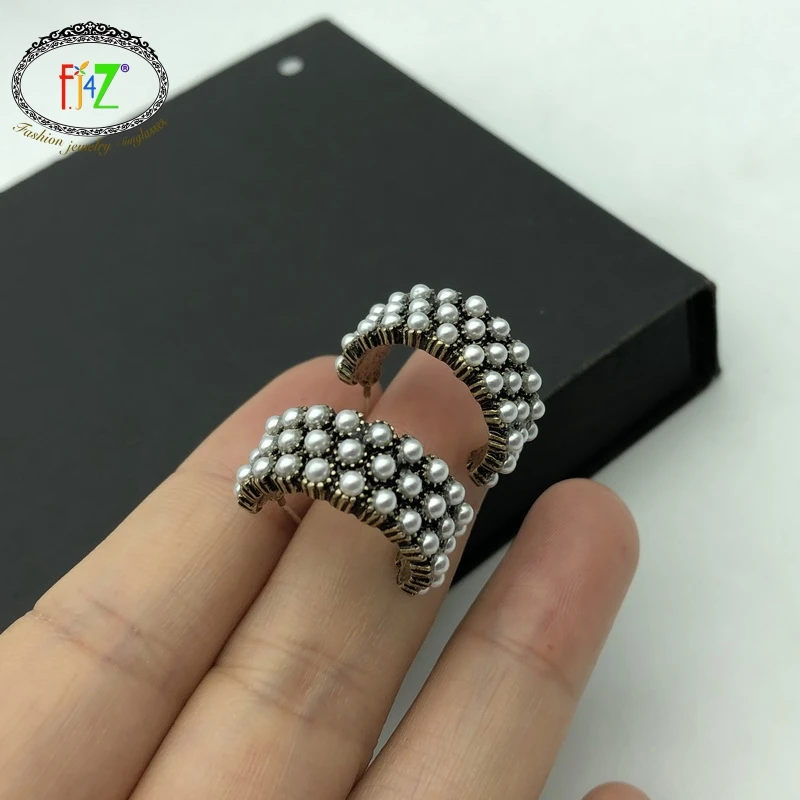 

F.J4Z Hot Sale Women Hoop Earrings Luxury Simulated Pearl Earring Hoops Allergy free Lady Party Earrings Jewelry