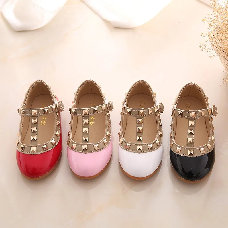 

2019 Fashion Girls Sandals Children Casual Leather Shoes Girls Princess Shoes Kids Dancing Flats Baby Fashion Flats Girls Rivet