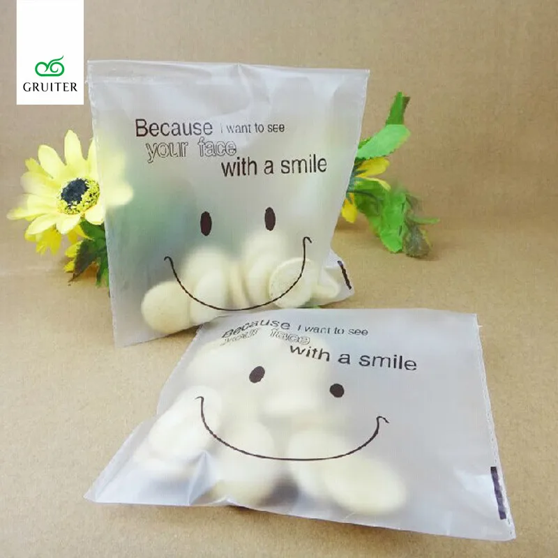 

Wholesale 200pcs Smiling Face Pattern Matte Bags Baking Cookies Toast Snacks Bags Self-adhesive Flat Bag Self-sealing 5.5x5.5in