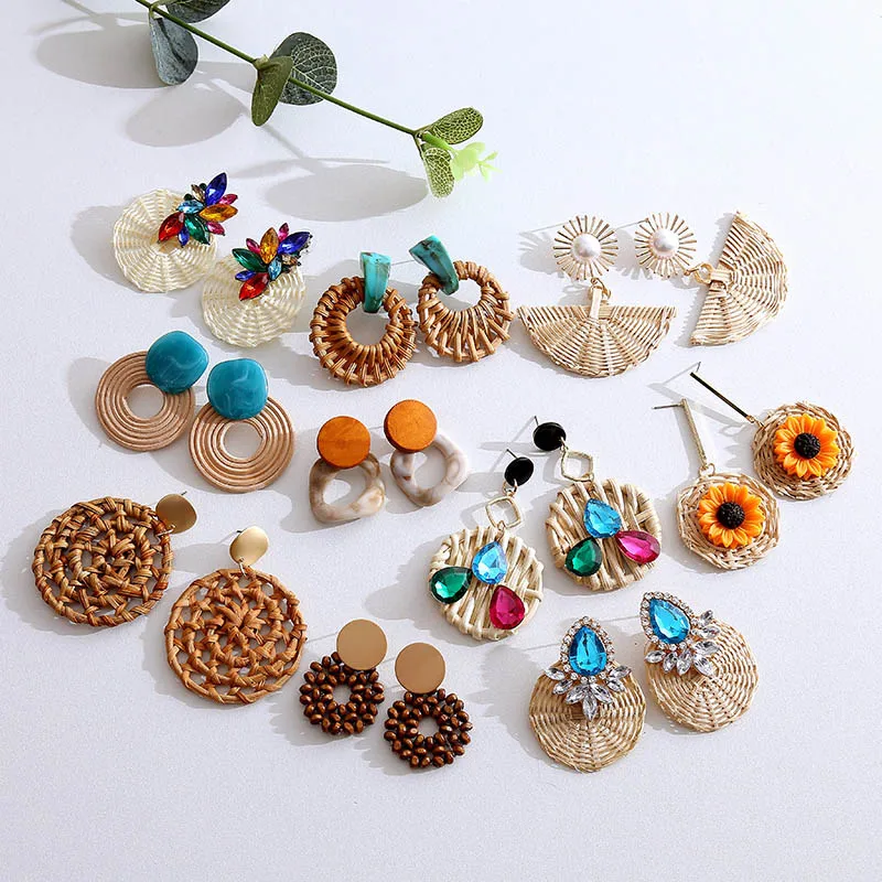 

Korean Style 2019 Fashion Handmade Straw Woven Wooden Vine Rattan Earrings For Women Boho Resin Crystal Flower Drop Earring Gift