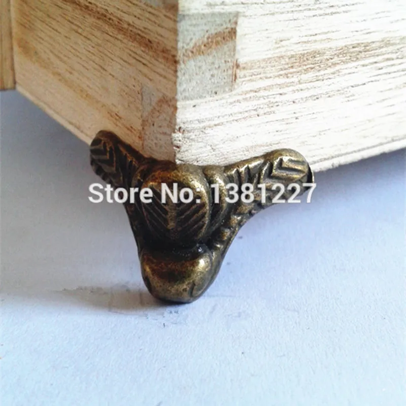 Wholesale 30*17mm Antique furniture feet Foot wooden gift box Alloy Corner Support legs Small
