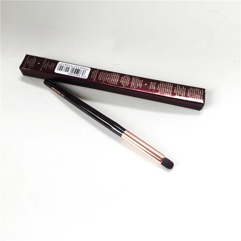 Charlotte Tilbury Eye Smudger Brush _ 1