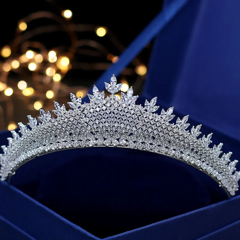 

SLBRIDAL Vintage Prong Setting Clear Cubic Zircon Wedding Tiara CZ Bridal Queen Princess Pageant Royal Party Crown Women Jewelry