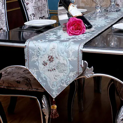 

Contemporary and contracted Blue anaglyph The wreath table runner Table flag and Placemat Tea table flag