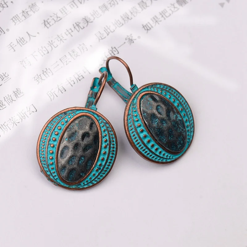 

Amader Ethnic Oval Verdigris Clip Earrings For Women Gypsy Summer Retro Vintage Ladies Earrings Oorbellen Hangers HQE951