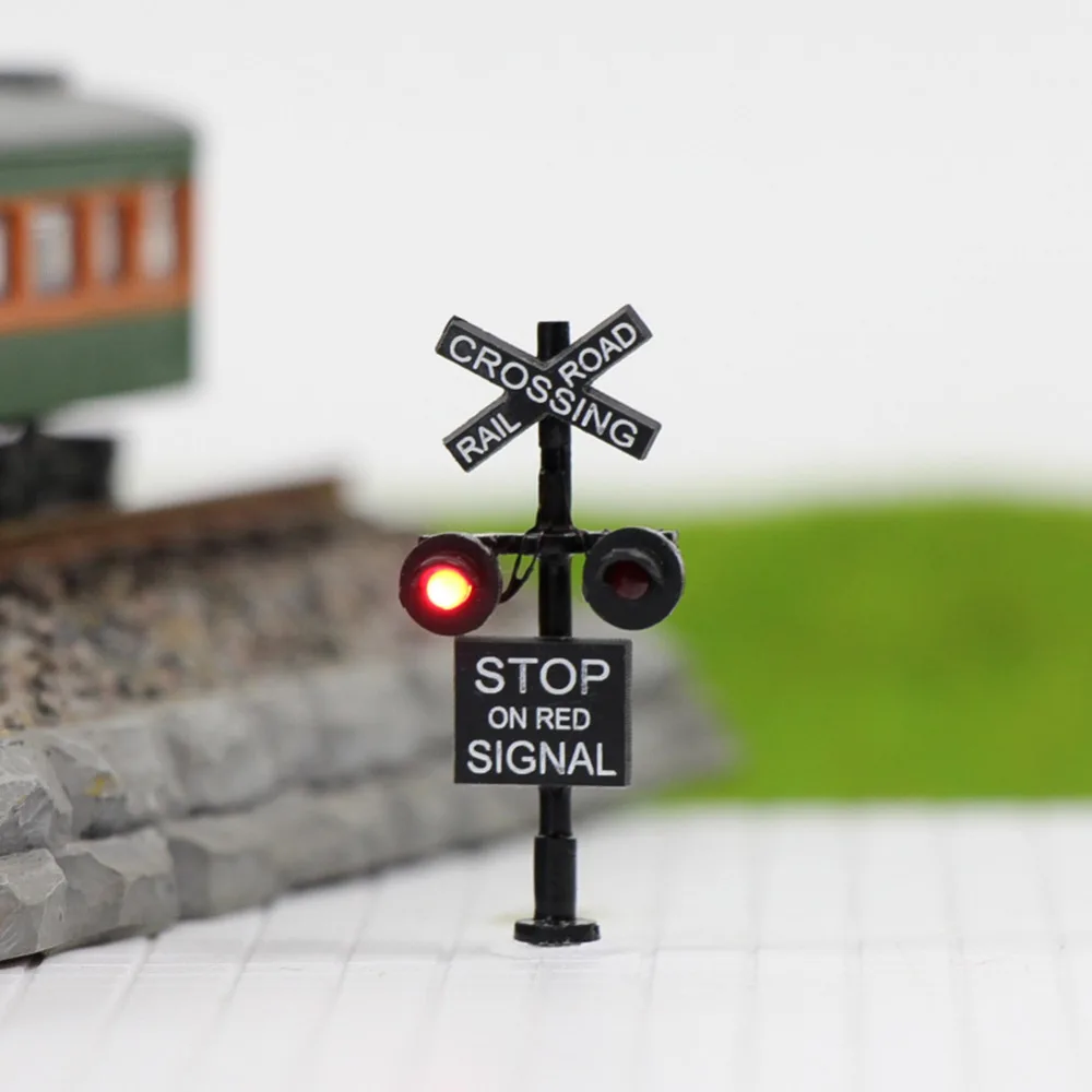 

1 set N Scale 3cm Railroad Crossing Signals 1:150 Traffic Light 2 heads LED made + Circuit board flasher JTD1507RP