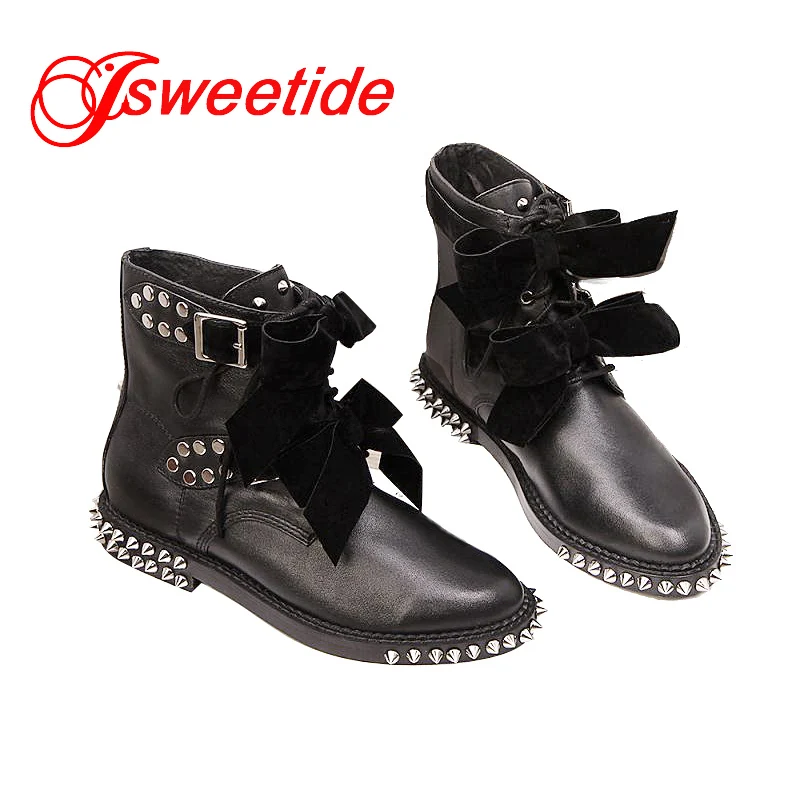 

Short Motorcycle Boots Fashion Thick Heel Boot Heel Rivets Fashion Rock Roll Style Leisure Women Ankle Designer Brand Flats Boot