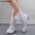 Новинка; модные летние женские ботинки на полой подошве; осенние вязаные ботинки на плоской подошве; красивые женские ботинки; дышащая обувь из сетчатого материала; короткие тонкие ботинки - изображение