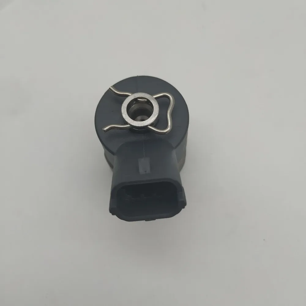 F00VC30319 (3)