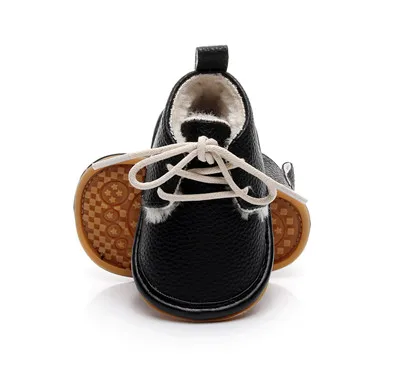 Зимние ботинки для новорожденных с цветочным принтом из искусственной кожи; мокасины для малышей; обувь для малышей; теплые зимние ботинки из флиса для первых шагов - Цвет: black