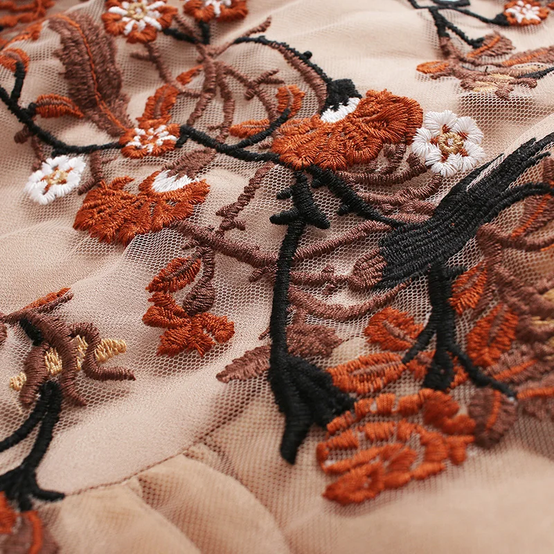 Женское дизайнерское платье трапеция цвета хаки кружевное с бисером и цветочной