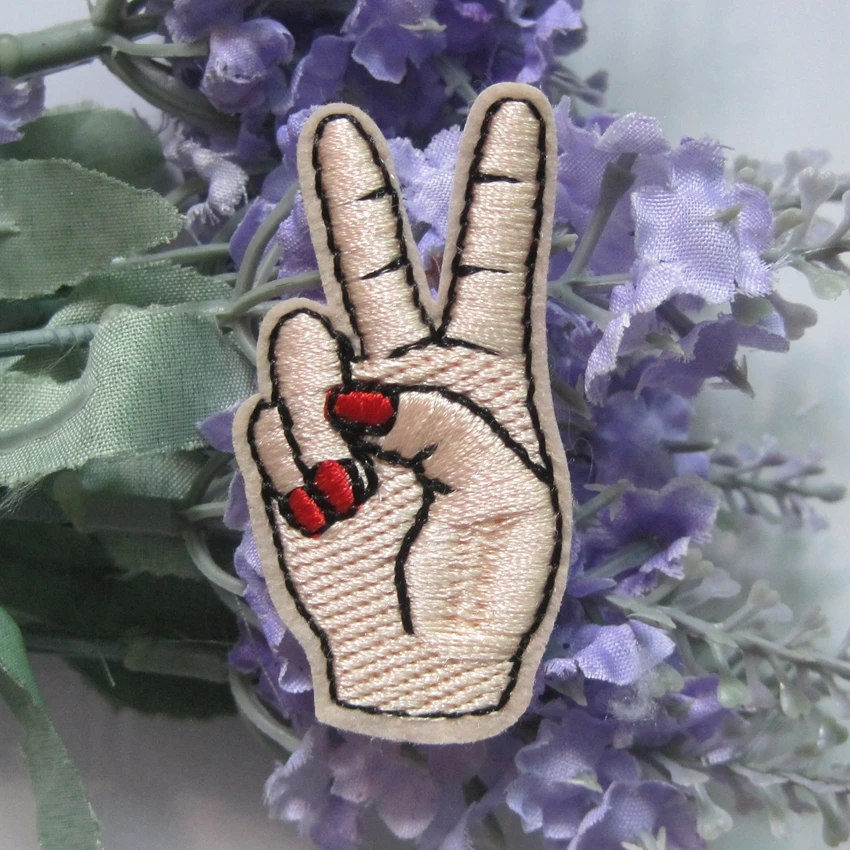 

2018 Rushed New Arrival Parches 1pcs Peace Hand Iron On Patch Sewing Applique Clothes Stickers Garment Diy Apparel Accessories