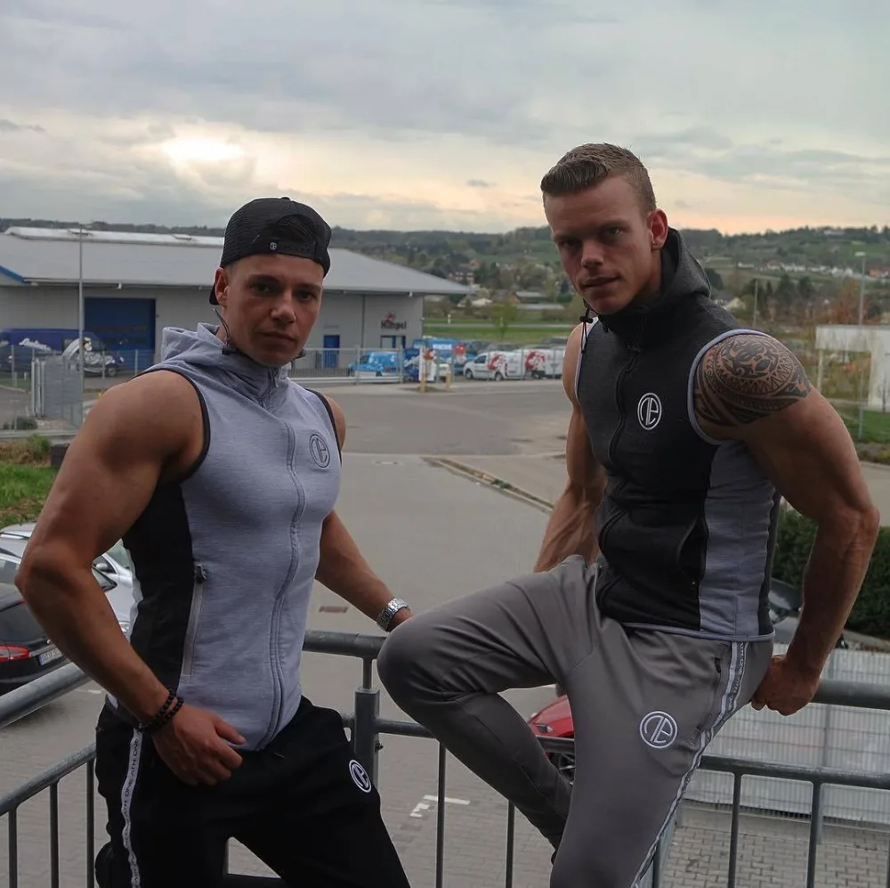 2019 New Summer Men Set 2PC Sporting Suit Sleeveless Zip Tank top+Shorts Two Piece Set high quality Gym sportwear Tracksuit Men 2019 New Summer Men Set 2PC Sporting Suit Sleeveless Zip Tank top+Shorts Two Piece Set high quality Gym sportwear Tracksuit Men